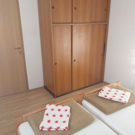Apartmani Mile Krk Town Extérieur photo