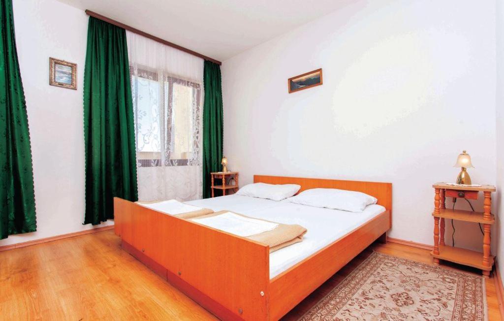 Apartmani Mile Krk Town Extérieur photo